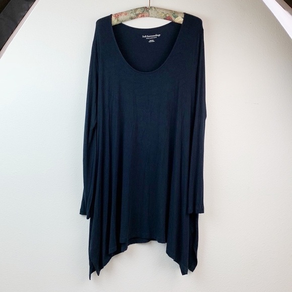 SOFT SURROUNDINGS Timely Scoop Neck tunic top drape to an angled high-low hem. - Picture 2 of 9